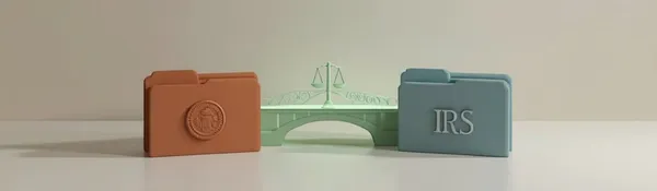 Dos carpetas 3D, una con un sello estatal y otra rotulada «IRS», unidas por un puente con una balanza de justicia